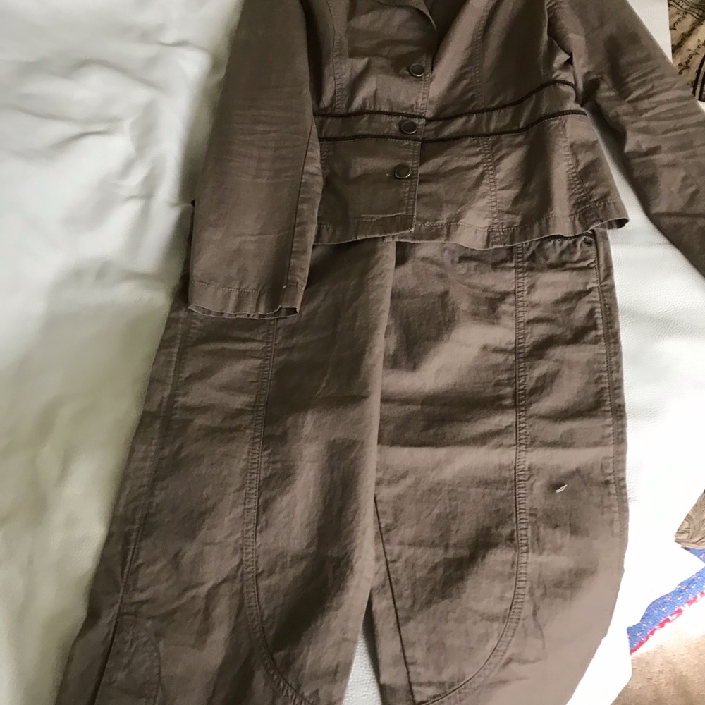 Suit - Picture 6 of 8